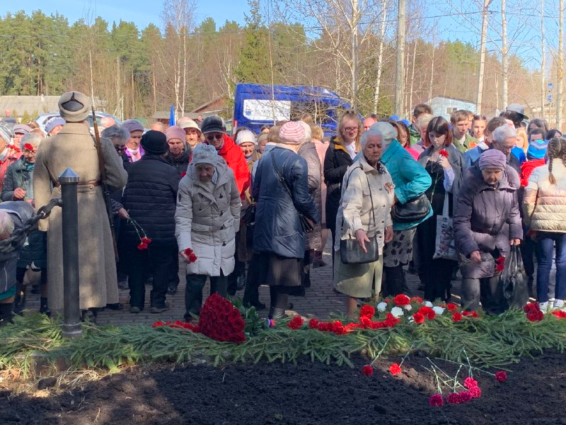 Концлагерь в вырице. Детский концлагерь в Вырице. Памятник концлагерь в Вырице. День узника в Гатчине.